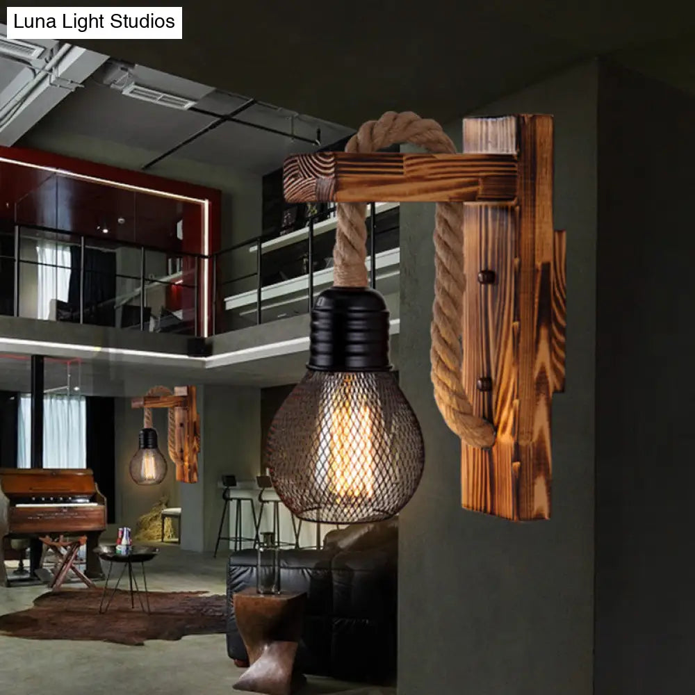 Houten Wandlamp met Touwarm en Glazen Lantaarn – Scandinavische Sfeer voor Slaapkamer en Hal