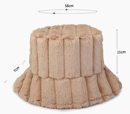 Lotte | Warme & stijlvolle bucket hat in de kleur Zwart voor dames in Lounge stijl ideaal voor de herfst.