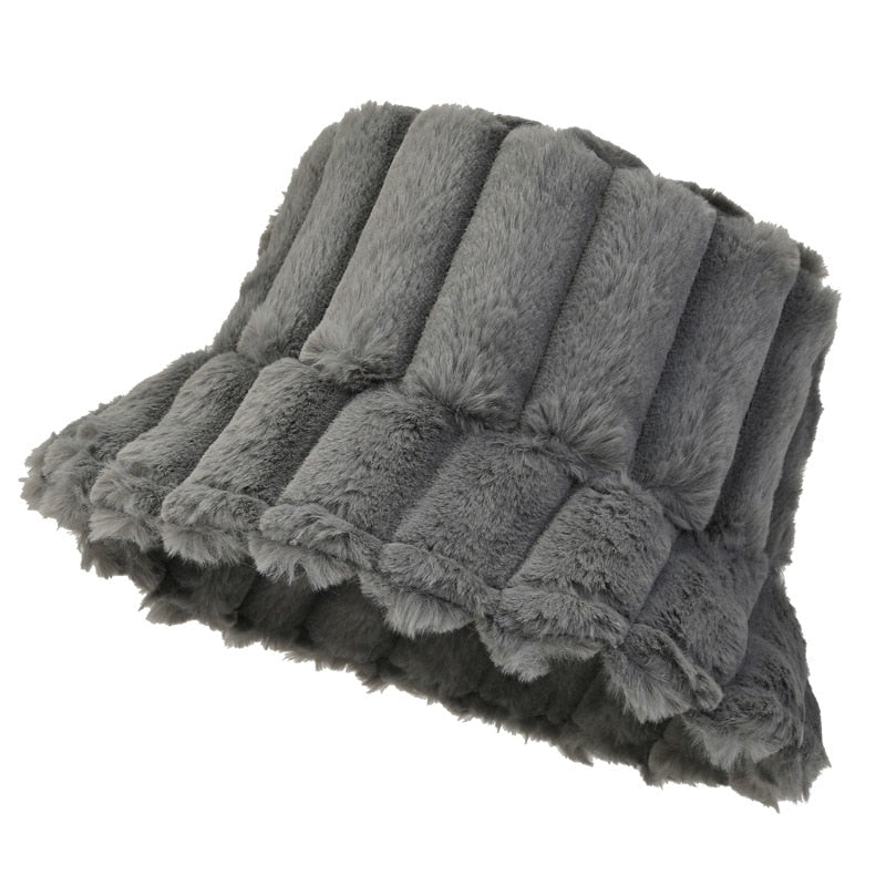 Lotte | Warme & stijlvolle bucket hat in de kleur Zwart voor dames in Lounge stijl ideaal voor de herfst.