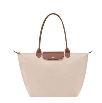 Luxe Reistas met Waterafstotend Nylon en Leren Details – Ruime Weekendtas met Ritssluiting