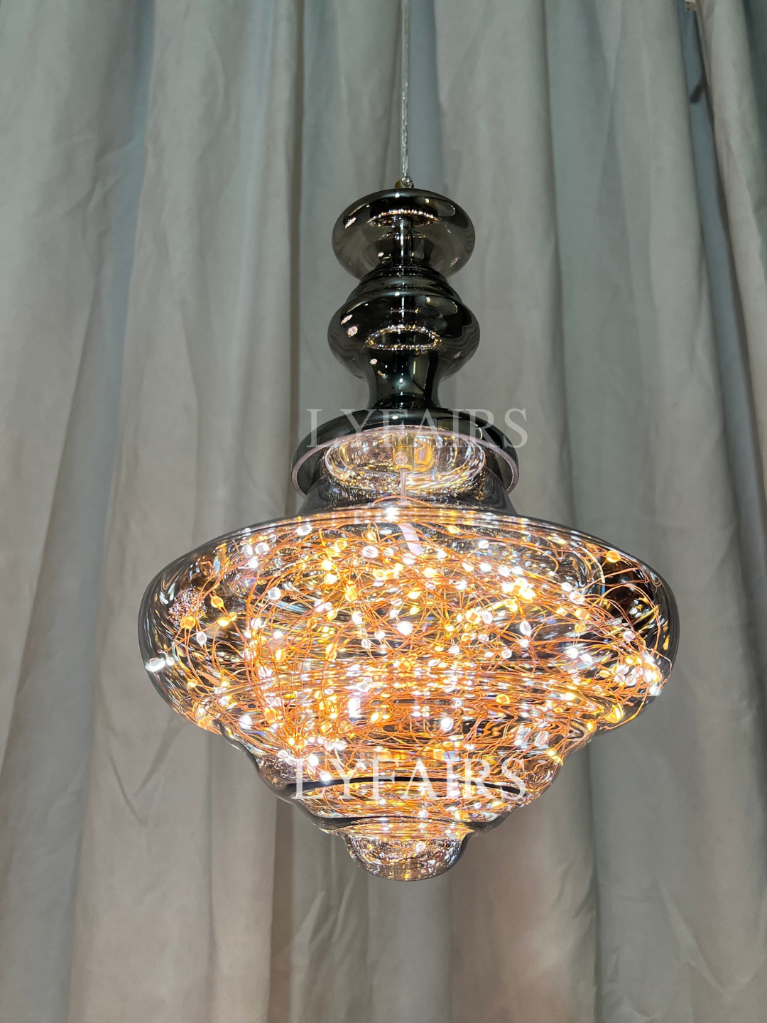 Grijze glazen hanglamp met sterrenhemel-effect voor eetkamer, bar of keukeneiland