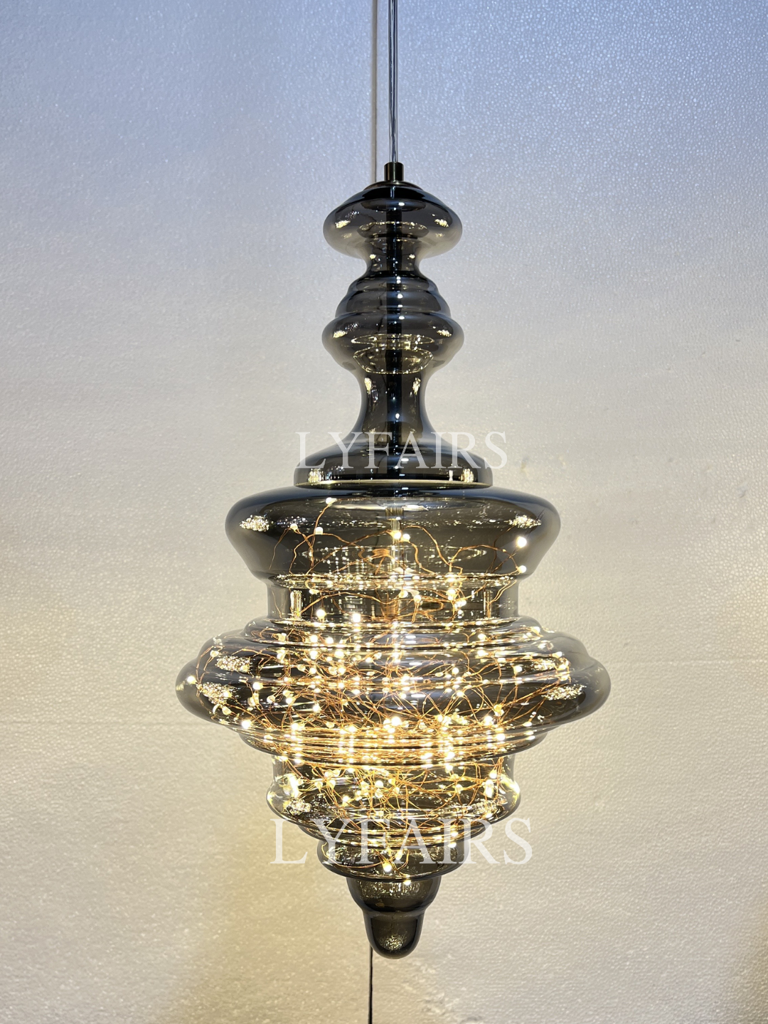 Grijze glazen hanglamp met sterrenhemel-effect voor eetkamer, bar of keukeneiland