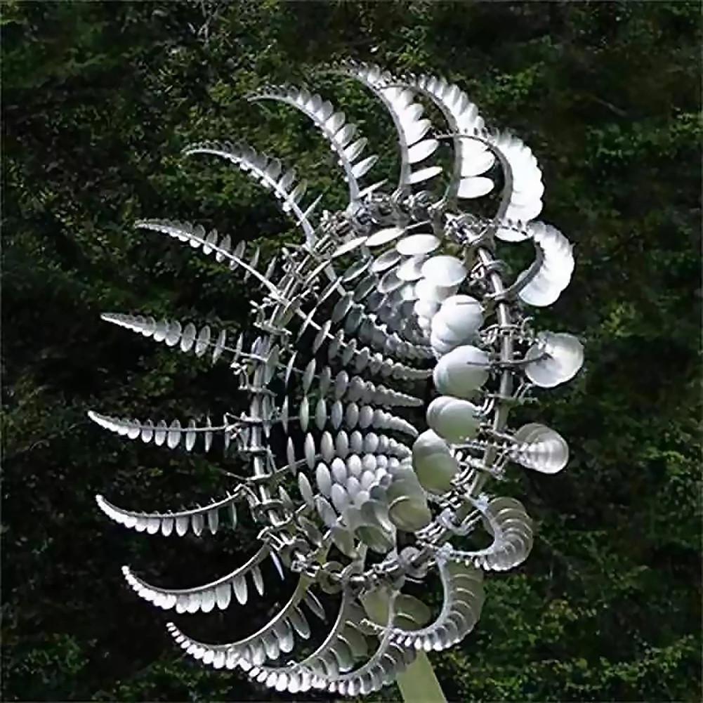 Sculpturale metalen windmolen voor tuin en terras met rustgevende draaibeweging