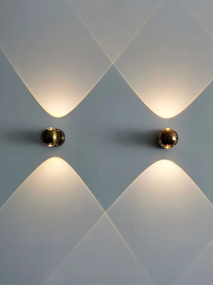 Moderne Wandlamp met LED Verlichting – Messing Afwerking voor Hal & Woonkamer