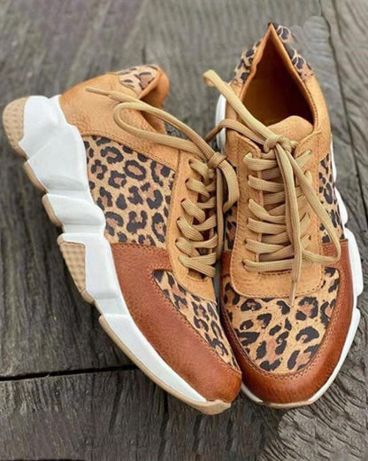 Luipaard Print Sneaker High Top Met Veterslot - StudioMarella