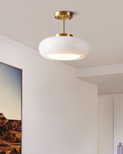 Moderne Plafondlamp Met Gouden Frame En Glazen Kap In Amber Of Wit 3000K Warm Licht