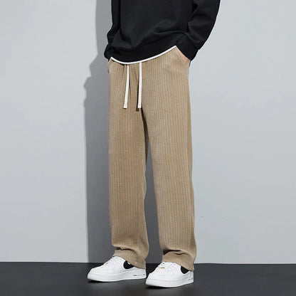 Memphis | Zwarte fluwelen broek in de kleur Beige voor heren in stijl geschikt voor alle seizoenen.