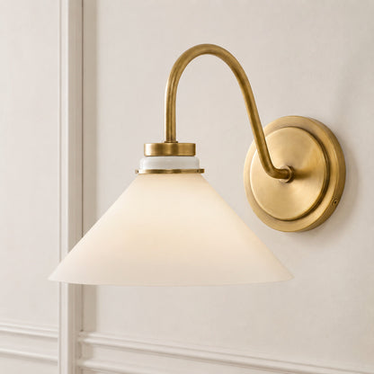 Globe Wandlamp met Gebogen Arm – Moderne Industriële Verlichting voor Badkamer, Slaapkamer en Gang