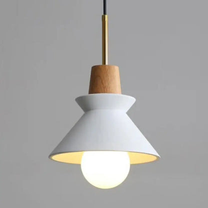 Betonnen Hanglamp met Houten Armatuur – Minimalistisch Design voor Eetkamer