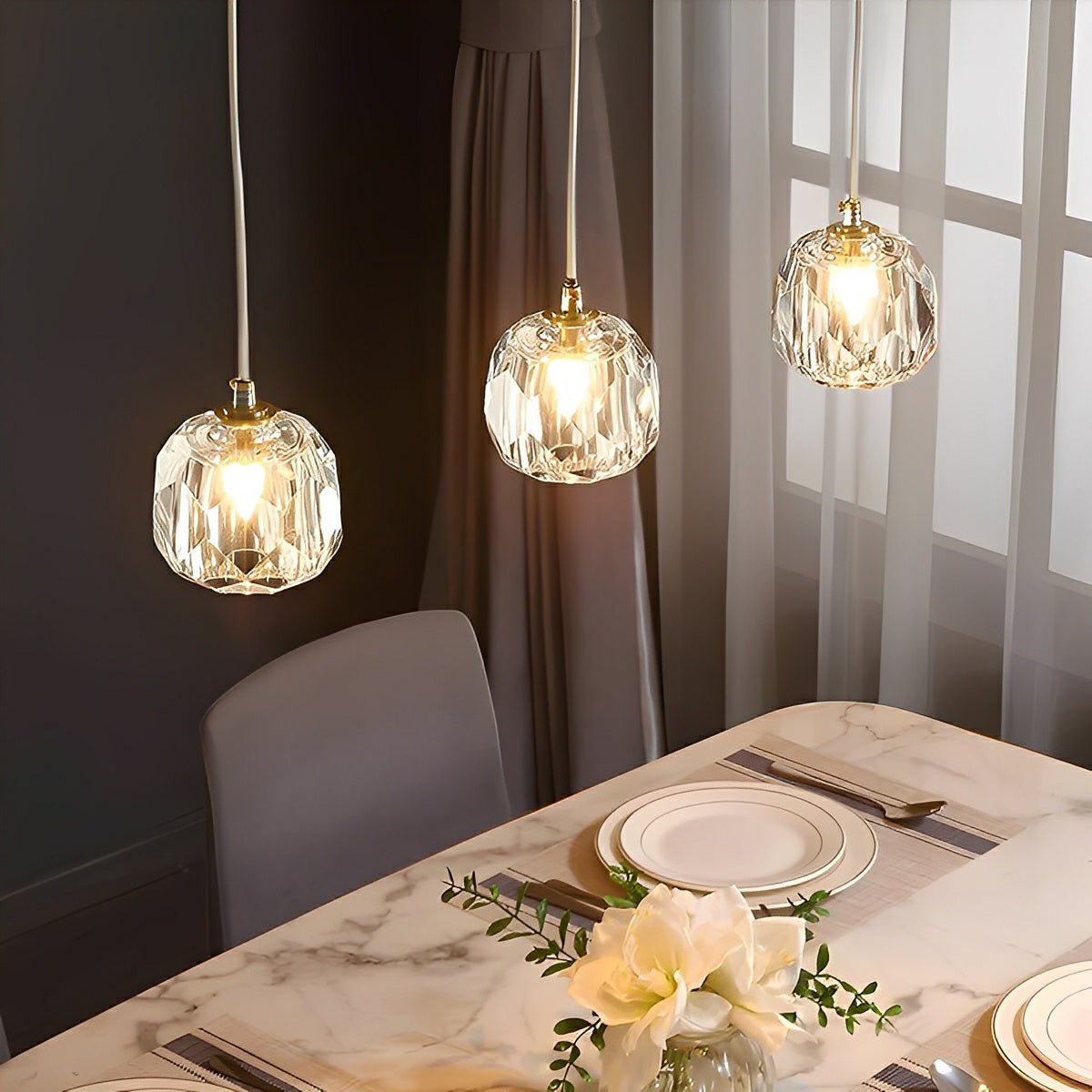 Moderne Minimalistische Luxe Messing Kristallen Hanglamp Met Verstelbare Hoogte En LED Verlichting