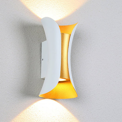 Moderne Up Down Buiten Wandlamp Met IP54 Bescherming En Aluminium Behuizing