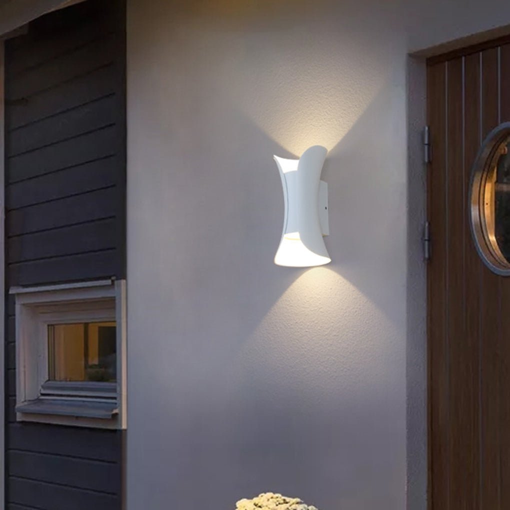 Moderne Up Down Buiten Wandlamp Met IP54 Bescherming En Aluminium Behuizing