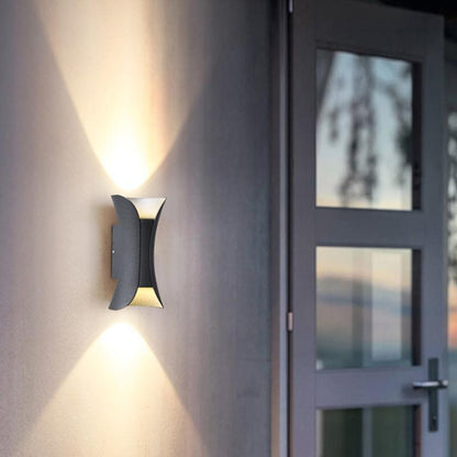 Moderne Up Down Buiten Wandlamp Met IP54 Bescherming En Aluminium Behuizing