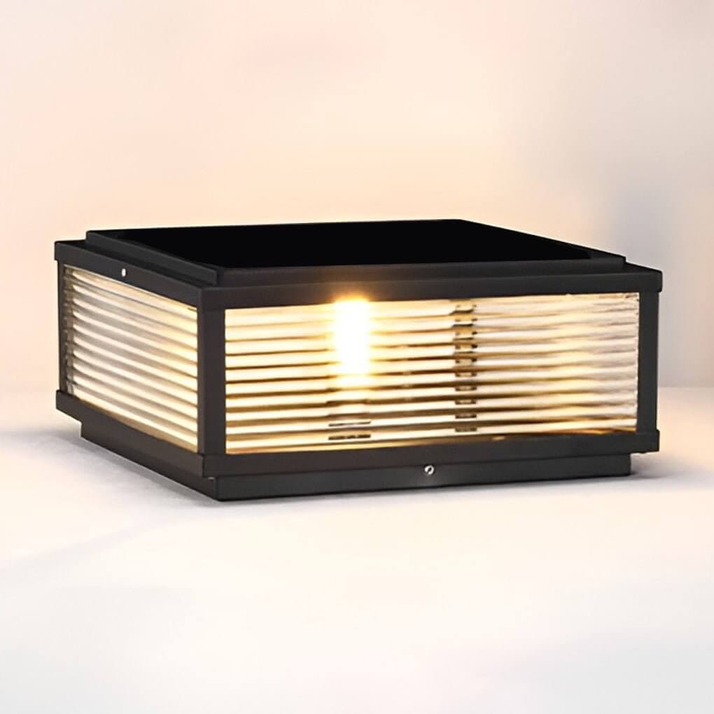 Vierkante Buiten Sokkel Lamp Met Geribbeld Glas En Aluminium Behuizing Voor Tuinpad En Oprit