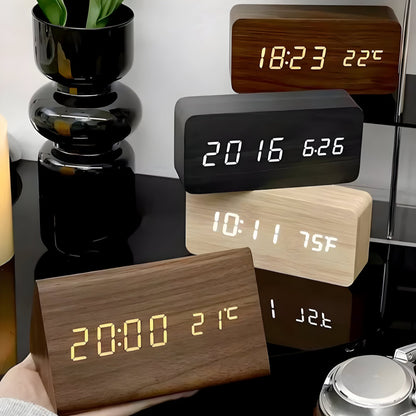 Digitale LED Klok Hout Driehoek Modern Design Wekker USB Dimbaar Display Tafelklok Slaapkamer Kantoor