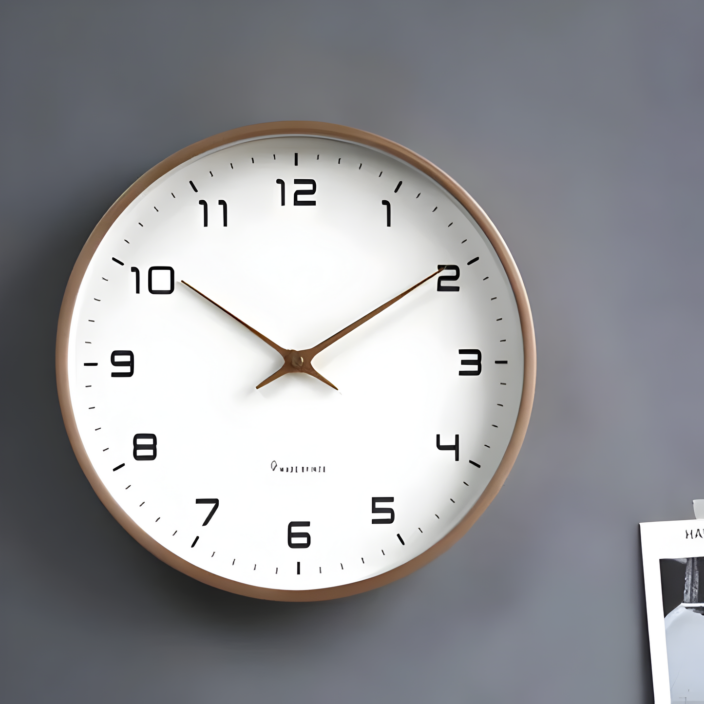 Moderne ronde houten wandklok met stilzwijgend uurwerk voor woonkamer, keuken en slaapkamer