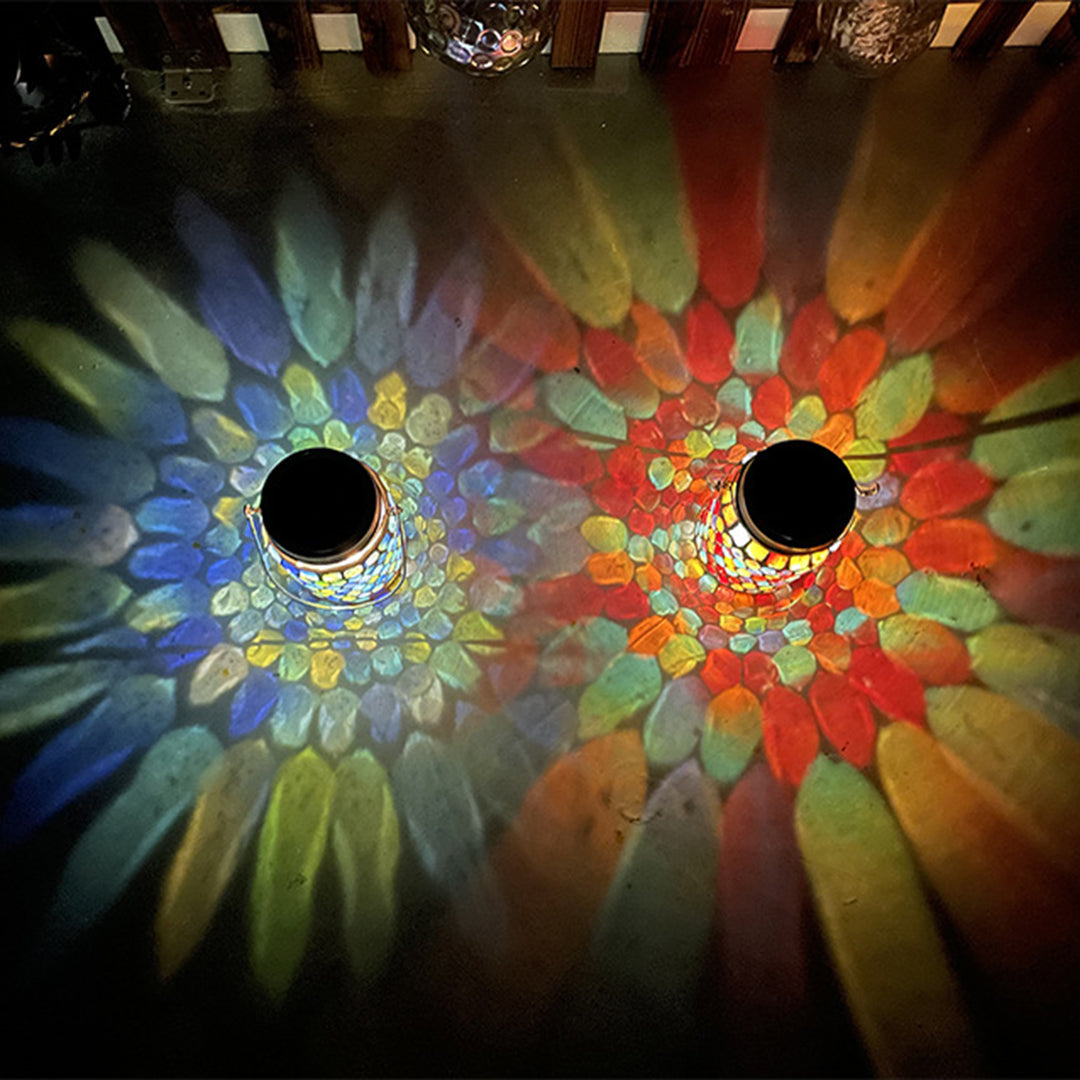 Solar Tuinlamp met Gekleurd Glas – Handgemaakte Lantaarn met Mozaïek Lichteffect voor Sfeervol Buitendecor