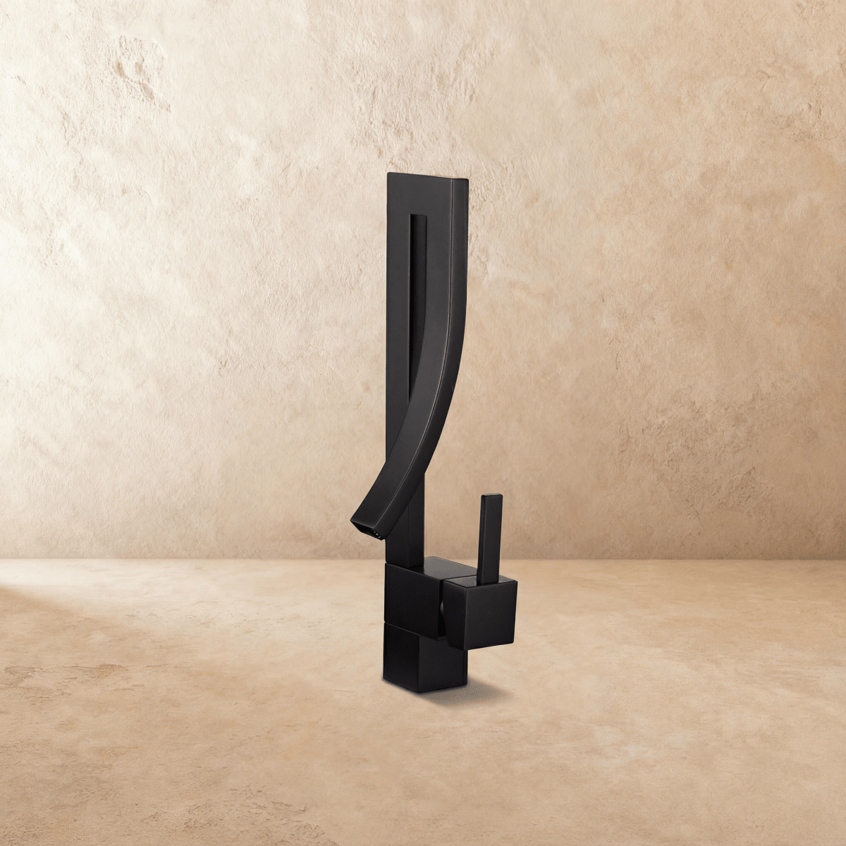 Moderne Design Wastafelkraan Met Open Uitloop En Strakke Geometrie