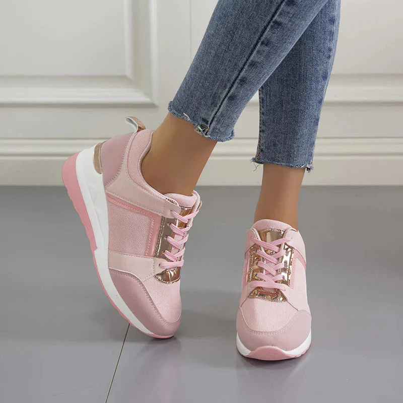 Sneakers met Hoge Hak en Metallic Accenten