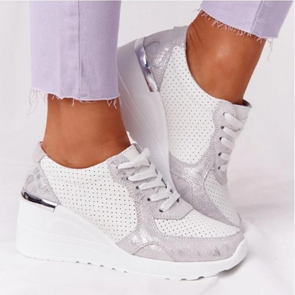 Sneakers met Hoge Hak en Metallic Accenten