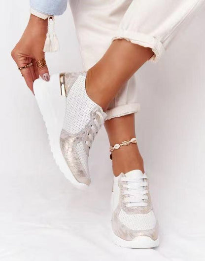 Sneakers met Hoge Hak en Metallic Accenten