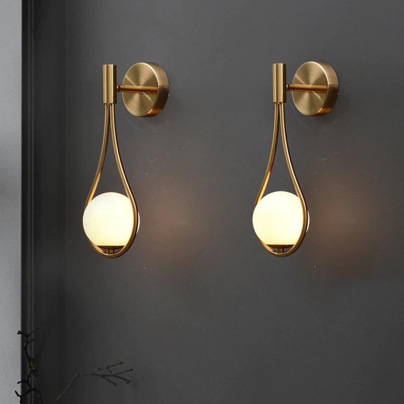 Moderne Scandinavische Wandlamp met Metalen Afwerking
