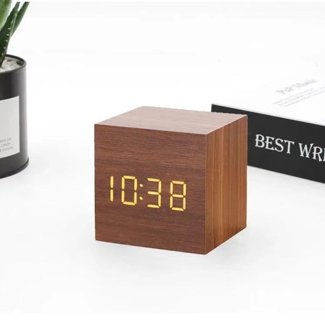 LED Wekker met Minimalistisch Design & Slimme Functies