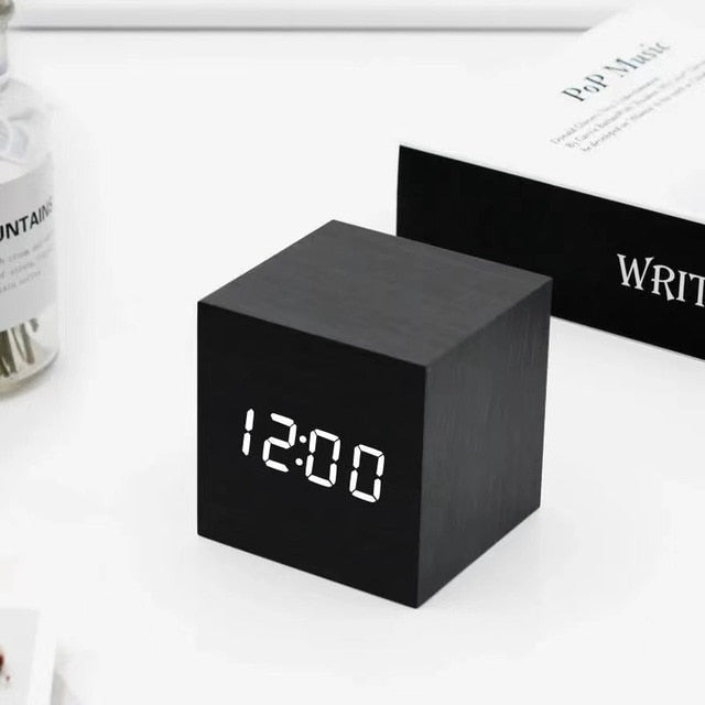 LED Wekker met Minimalistisch Design & Slimme Functies