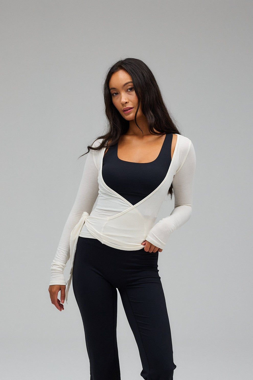 Yoga Blouse Wit met Lange Mouwen en Wikkelontwerp - StudioMarella