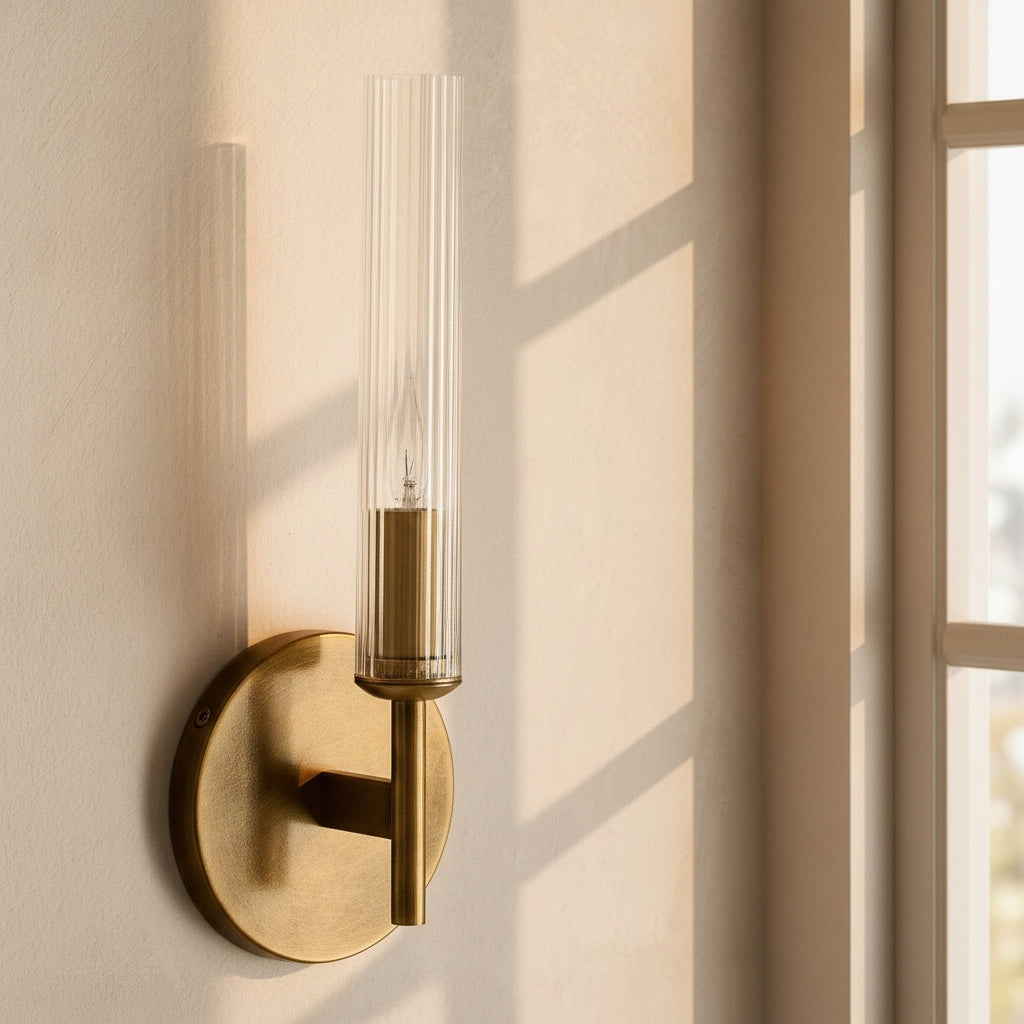 Geribbelde Glazen Wandlamp met Koperkleurige Afwerking – 1 of 2 Lichtpunten voor Badkamer Gang Slaapkamer