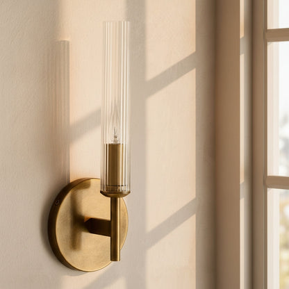 Geribbelde Glazen Wandlamp met Koperkleurige Afwerking – 1 of 2 Lichtpunten voor Badkamer Gang Slaapkamer