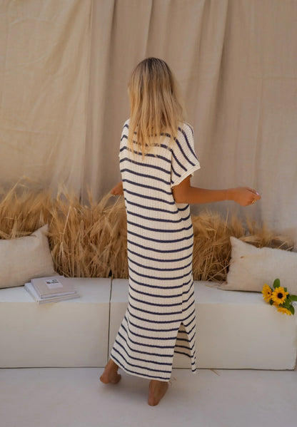 Dames Gebreide Zomerjurk Met Tijdloze Strepen