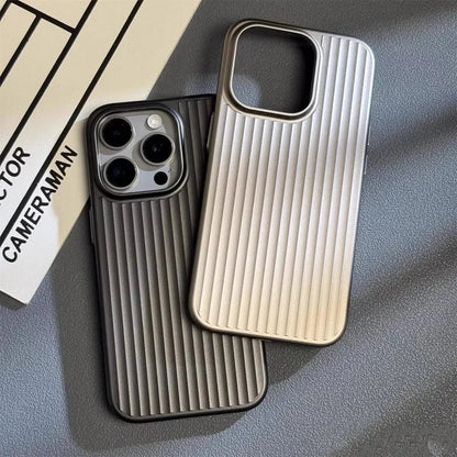 Ultraslanke Schokbestendige Telefoonhoes met Metalen Finish voor Optimale Bescherming