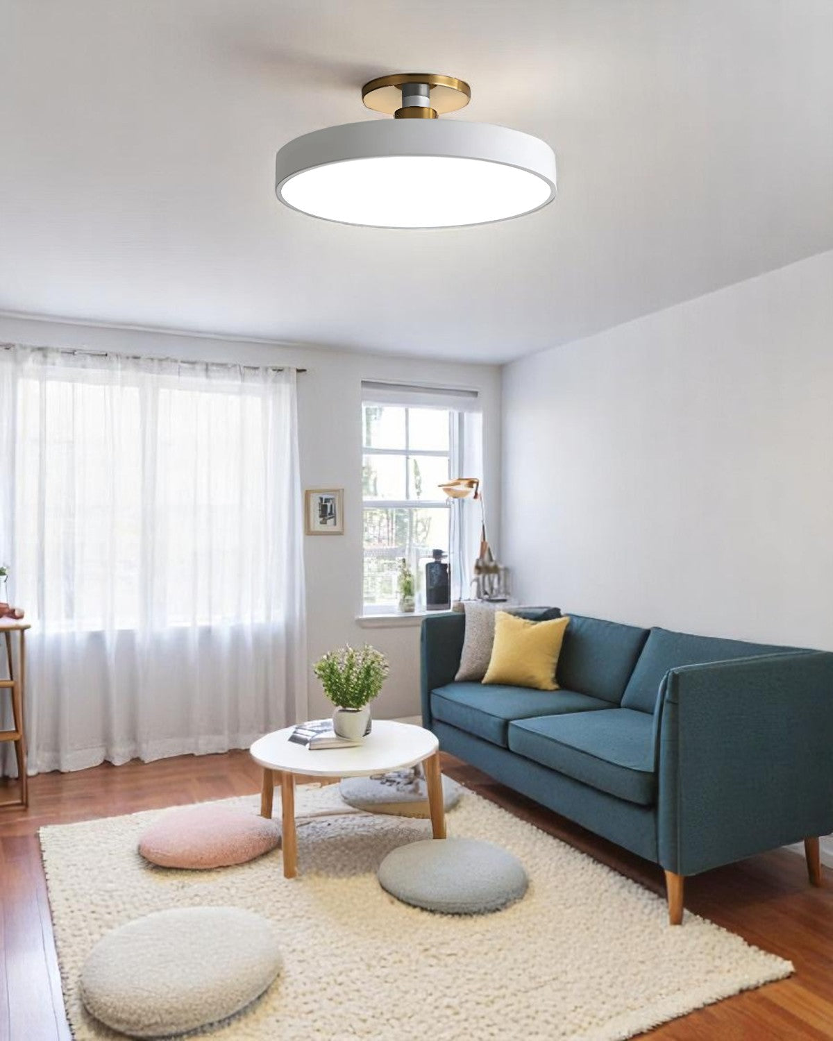 Moderne ronde plafondlamp met goud detail en acryl diffuser – minimalistische semi flush design verlichting voor woonkamer en slaapkamer