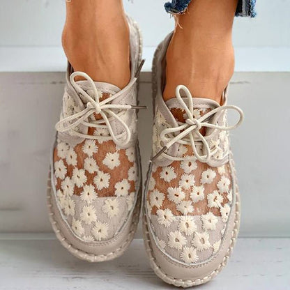 Mesh Schoenen met Iris Motief Geborduurd