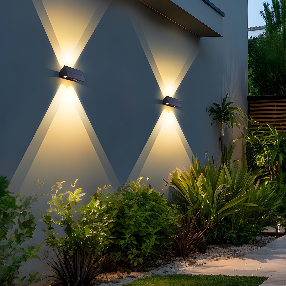 Buitenwandlamp Solar LED 6W Zwart IP65 Gevel Voordeur Terras Oprit Warmwit 3000K Wandlamp Buiten Schemerlamp ABS Tuinverlichting