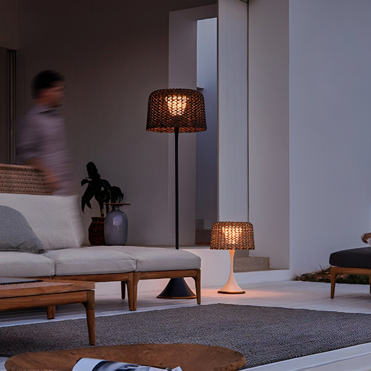 Staande Buitenlamp Vlechtwerk Aluminium Wit Zwart Zonne-energie IP65 Tuin Terras Vloerlamp Rotan Look Sfeerverlichting Buiten