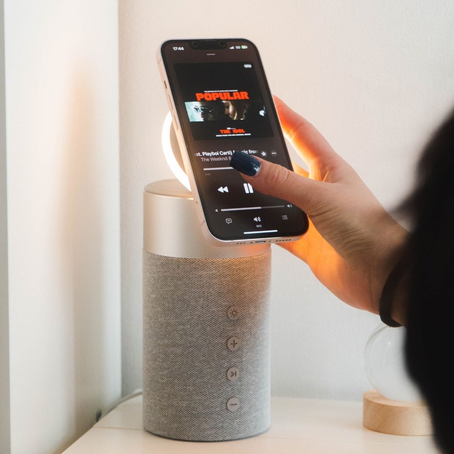 Draadloze Speaker met Oplaadfunctie – 3-in-1 Bluetooth Speaker, MagSafe Powerbank & Sfeerverlichting
