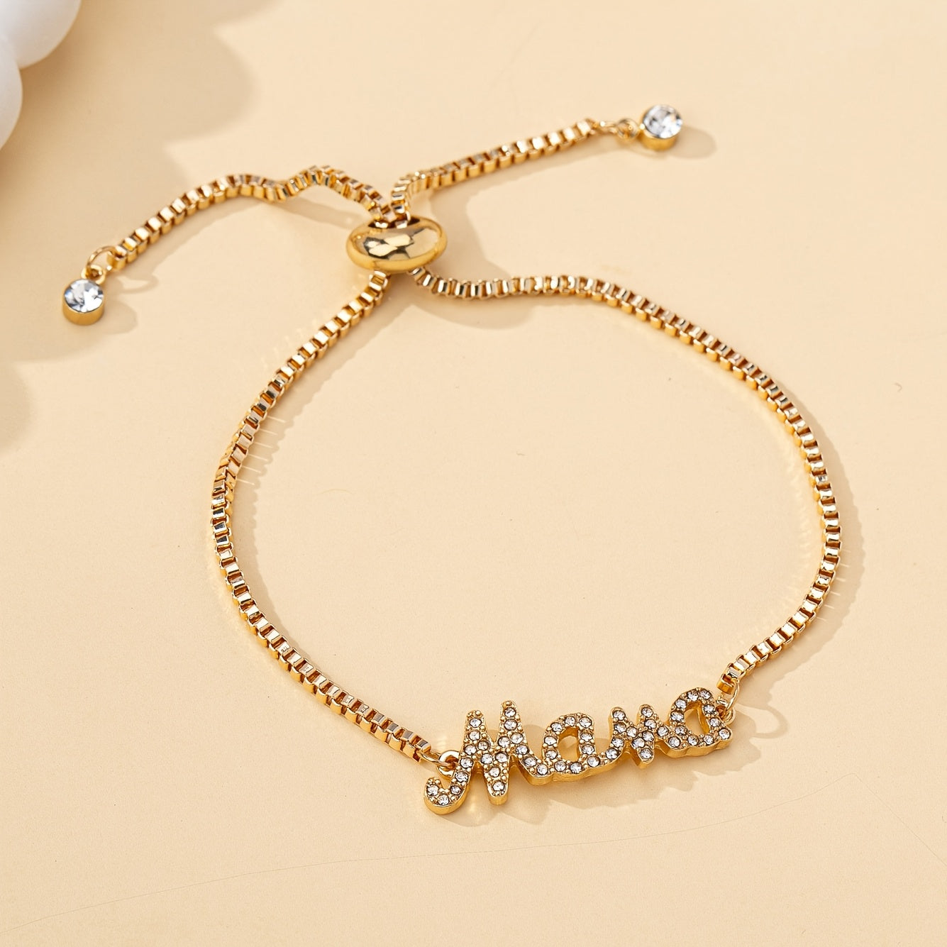 Zilverkleurige Mama Letter Armband met Nepdiamant - StudioMarella