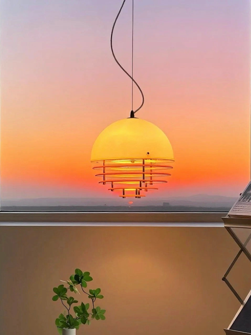 Stijlvolle Hanglamp Bauhaus Design Oranje-Wit Sfeerverlichting voor Moderne Interieurs