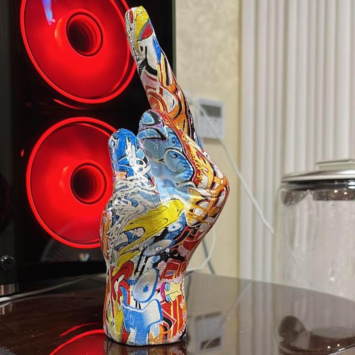 Beeldje Sculptuur Brutale Uitstraling Resin Decoratie Zwart 19cm Binnen Buiten