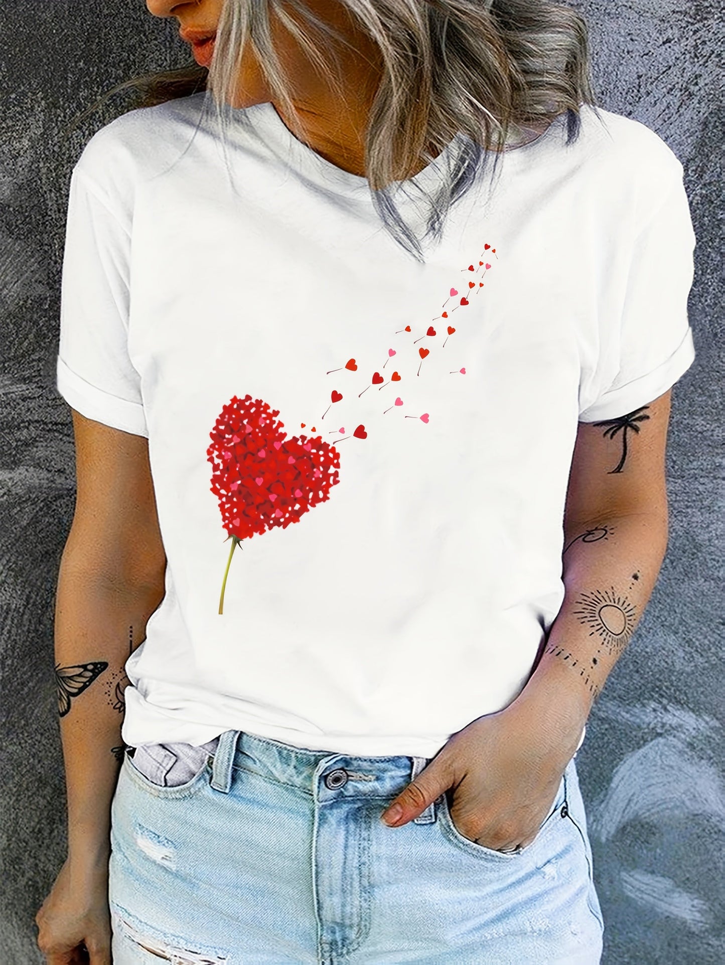 Vrouwen T-shirt Romantisch Roze Harten en Bloemen Design - StudioMarella