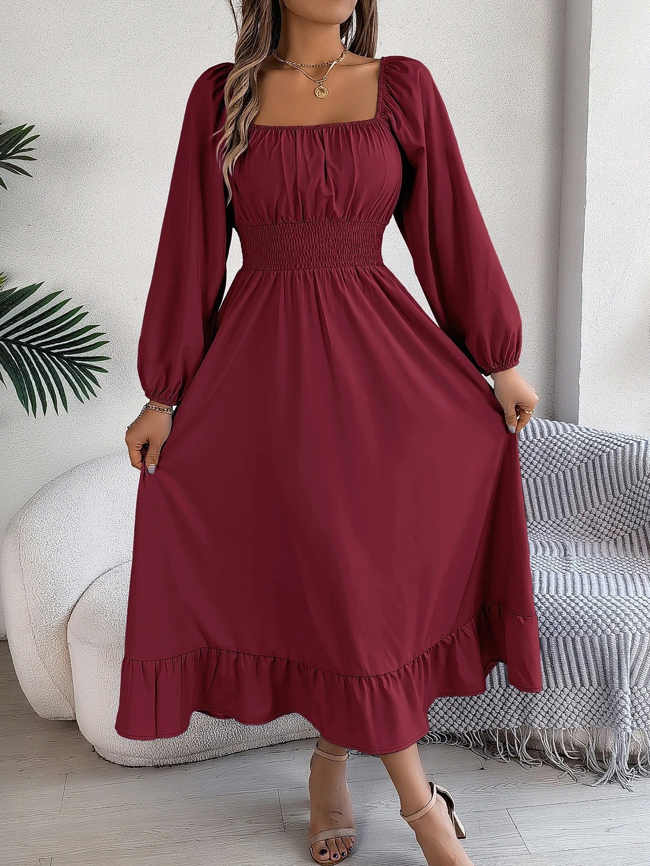 Vrouwelijke Jurk Met Lange Mouwen Gerimpeld Design