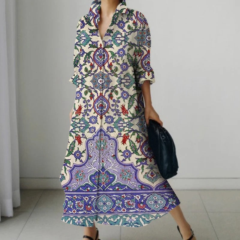 Vrouwelijke Retrojurk met Bloemenprint
