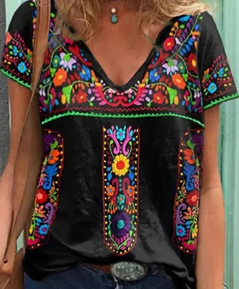 Vrouw T-shirts Etnisch Kleurrijk en Stijlvol - StudioMarella