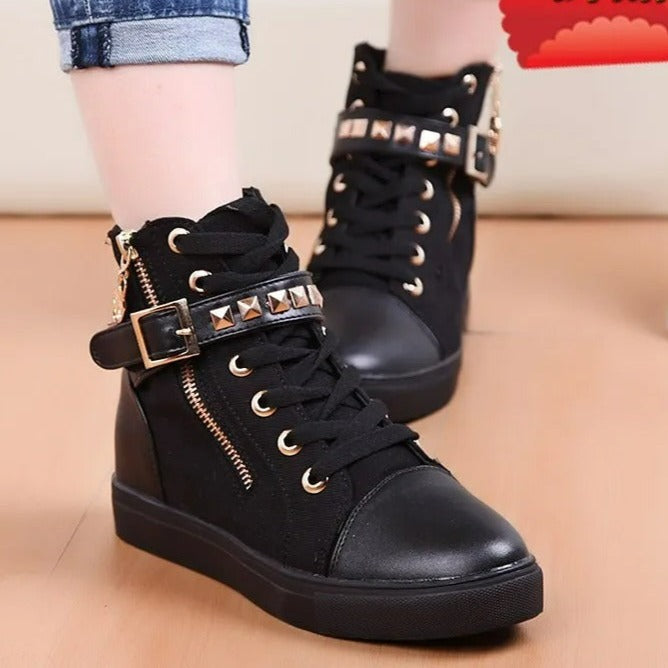 Dames Hoge Leren Sneakers met Gesp en Metalen Decor