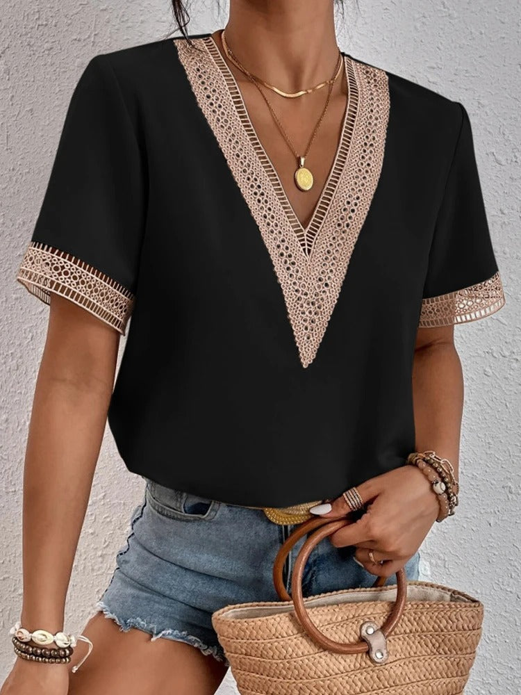 Vrouwelijke Blouse met Kanten V-Hals en Elegant Design - StudioMarella