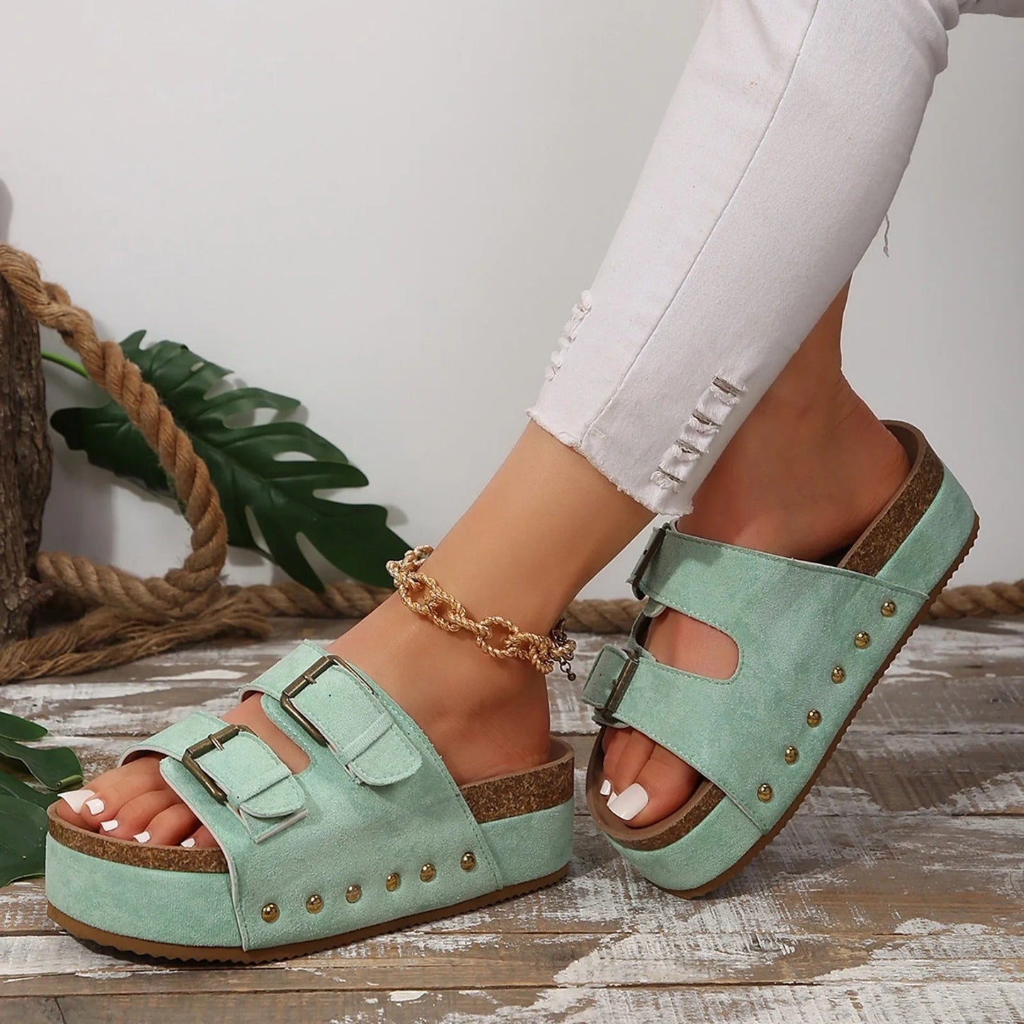 Sandalen met Dubbele Band en Gesp Leona → Sandalen met Dubbele Band en Gesp Leona wordt: 
Sandalen Leona met Dubbele Riemen en Gesp