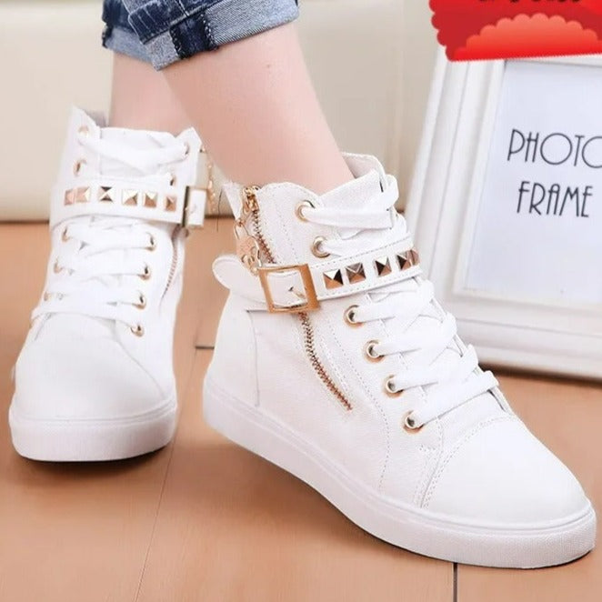 Dames Hoge Leren Sneakers met Gesp en Metalen Decor
