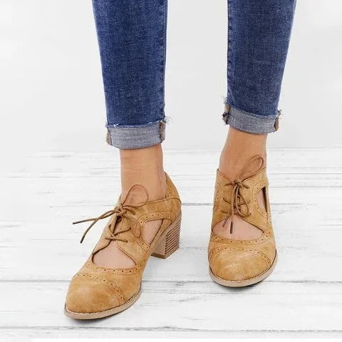 Taps Leren Schoenen Toelopend Model voor Dames